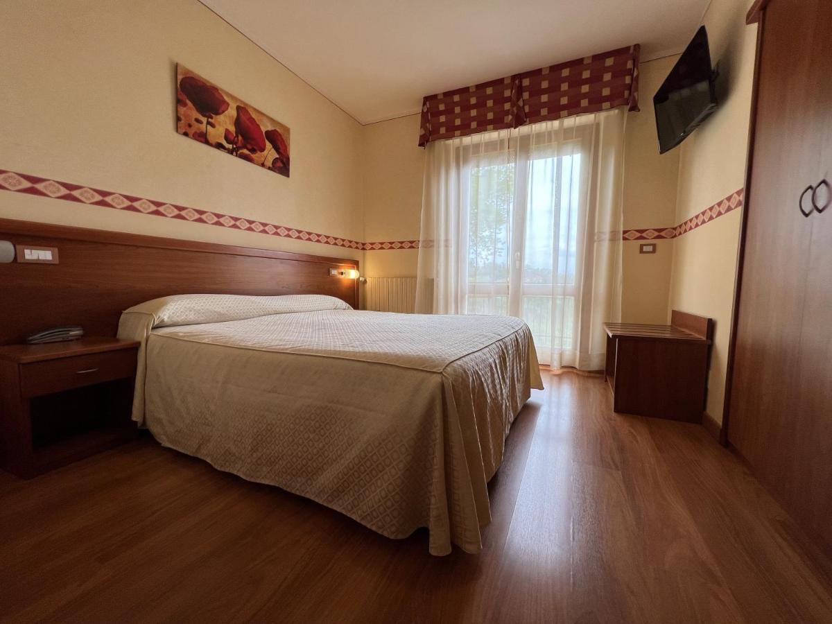 Viole Country Hotel Assisi Bagian luar foto