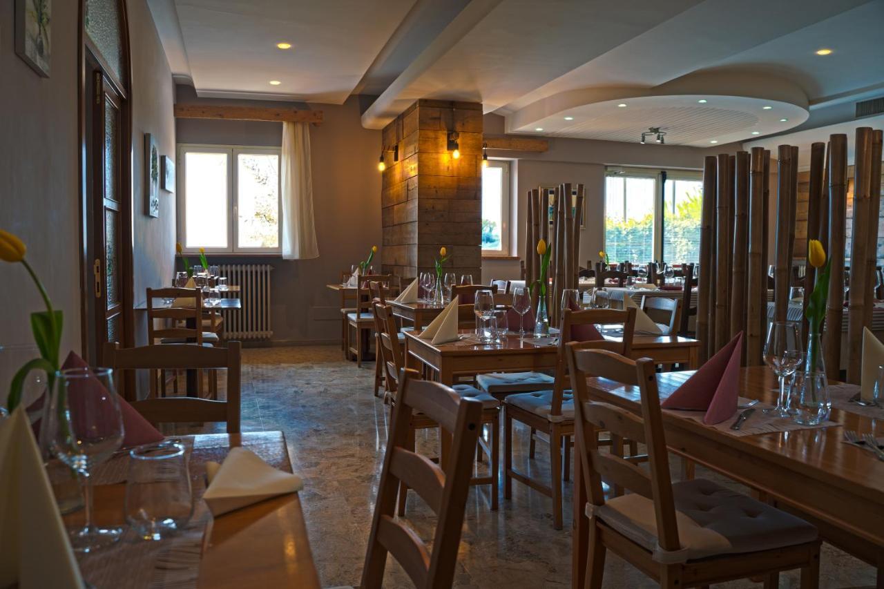 Viole Country Hotel Assisi Bagian luar foto